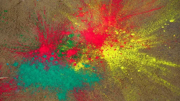 Holi rangoli renkleri. Renkler festivali, Holi popüler bir antik Hindu festivali. Farklı renkte boyalı güzel renk festivali.
