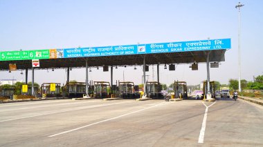 30 Mart 2021 - Akhepura, Sikar, Hindistan. Sikar 'daki Merkez tarım reformu yasalarını protesto eden çiftçilerin sürmekte olan otoyol gişe hasılatı belirlenemedi.