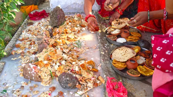Nsan Eli Bir Hindu Tanrıça Tapınağında Dua Ediyor Dini Kadınlar — Stok fotoğraf