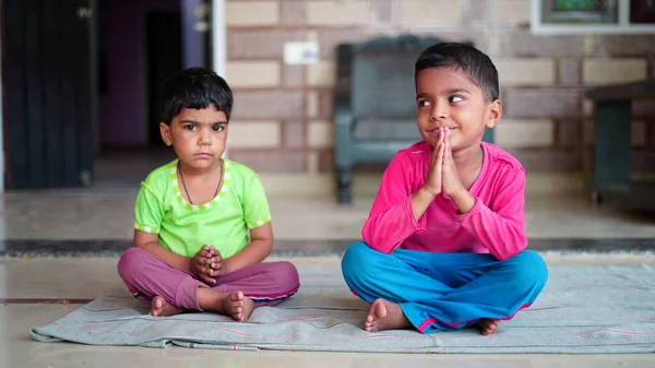 Indian Little Girl Boy Smiling While Doing Yoga Hall Home — Stok fotoğraf