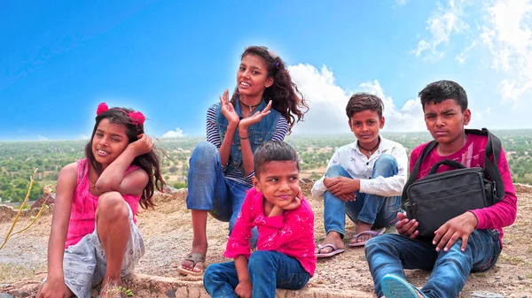 School Little Kids Sitting Travel Sight Giving Selfie Shot Cheerful — 图库照片