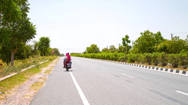 Julio 2021 Reengus Sikar India Larga Carretera Asfaltada Vehículos Que —  Fotos de Stock