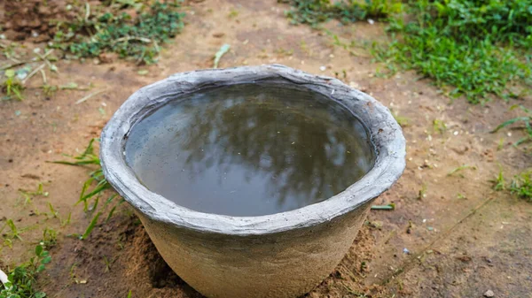 Cemented Water Pot Thirsty Birds Animals Traditional Culture India — Stock Photo, Image