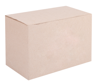 Basit bir karton kutu beyaz bir arkaplanda izole edilmiş, nakliyeye ya da depolamaya hazır.