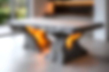 Zarif sarı yastıklarla tamamlanmış benzersiz bir tasarıma sahip çarpıcı bir modern yemek masası çağdaş bir iç mekanda davetkar ve samimi bir atmosfer yaratıyor..