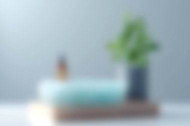 Yumuşak renk paleti, yeşil bitki gibi doğal elementler ve zarif bir yağ şişesi içeren sakin bir banyo sahnesi. Rahatlamak ve sağlıklı olmak için mükemmel..