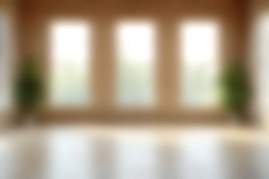 Bu parlak ve havadar oda, yeşil bitkiler tarafından tamamlanan doğal ışığa izin veren, modern yaşam için sakin ve davetkar bir atmosfer yaratan geniş pencerelere sahiptir..