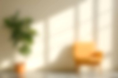 Parlak turuncu bir sandalye ve sıcak güneş ışığıyla aydınlatılan yemyeşil bir saksı bitkisinin yer aldığı sakin bir iç mekan sahnesi. İç tasarım ilhamı için mükemmel.