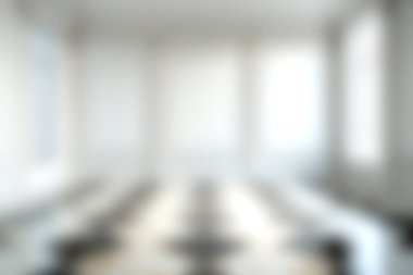 Doğal ışıkla dolu parlak ve ferah modern bir oda, çeşitli ayarlar için mükemmel minimalist bir tasarım sergiliyor..