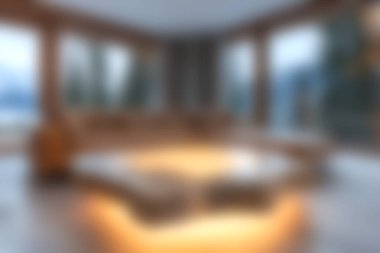 Konforlu, modern bir oturma odasında geniş pencereler, yumuşak ışıklandırma ve şık ahşap mobilyalar eşliğinde manzaralı manzaraları davet ederek rahatlatıcı bir ortam yaratıyor..