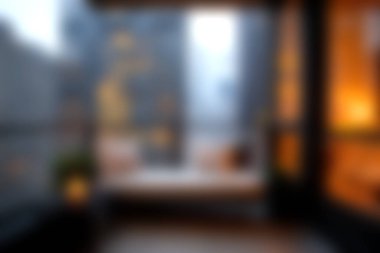 Bu görüntü, yağmurlu bir günde modern bir şehir dairesini gösteren yumuşak ışıklandırma ve sıcak titreşimlerle samimi bir iç mekan yakalıyor. Rahatlamak için mükemmel..