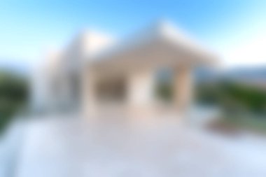 Bu çarpıcı açık hava manzaralı modern evin zarif tasarımını keşfedin. Güzel bir ortamda rahatlamak ve eğlenmek için mükemmel..