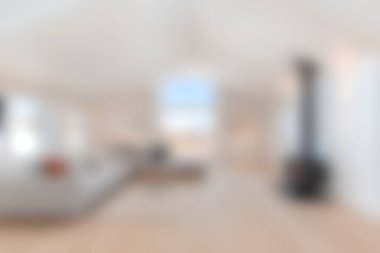 Rahat ve rahatlamak için tasarlanmış parlak ve ferah bir modern oturma odası deneyin. Doğal ışık boşluğu doldurur, sıcaklığı arttırır ve atmosferi cezbeder..