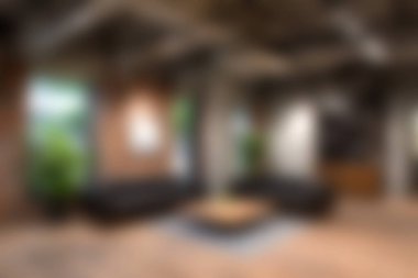 Rahat bir oturma, yeşillik ve çağdaş dekor içeren şık ve modern bir şehir yaşam alanı keşfedin. Rahat ve davetkar bir atmosfer yaratın..