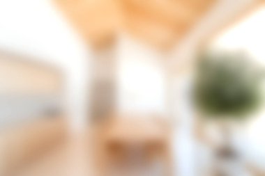 Parlak ve havadar modern minimalist iç mekan doğal ahşap elementler, dekorasyon ve barışçıl atmosfer içeriyor. Ev tasarımı için mükemmel..