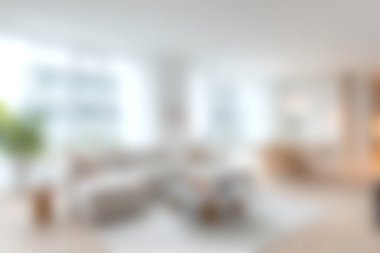 Modern mobilyaların ve yumuşak tekstil ürünlerinin bulunduğu parlak ve davetkar oturma odası, doğal ışıkla dolu huzurlu bir atmosfer yaratıyor. Rahatlamak için mükemmel..