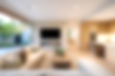 Rahat mobilyaların, doğal ışığın ve sakin bir ambiyansın olduğu bu modern oturma odasıyla yerinizi canlandırın. Şık ev dekorasyonu için mükemmel..