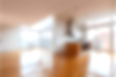 Bu davetkar modern yaşam alanı bol doğal ışık içeren açık bir konsept tasarımı içerir. Minimalist stil, nötr paleti ve temiz hatlarıyla rahatlığı ve zarafeti vurgular..