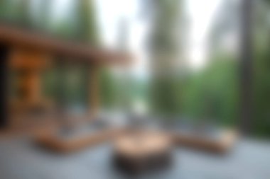 Modern tasarımı doğayla harmanlayan sakin bir açık hava salonu deneyin. Yeşilliklerle çevrili şık mobilyalar, rahatlamak için mükemmel..