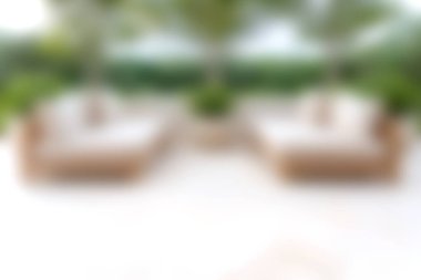 Lüks mobilyaların, bereketli yeşilliğin ve parlak mavi gökyüzünün bulunduğu bu açık hava salonu ile sükuneti deneyin. Rahatlamak için mükemmel.!