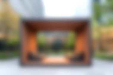 Bu zarif açık hava pavyonu modern tasarım elementleri ve doğal çevreyi barındırıyor. Rahatlama ve rahatlama faaliyetleri için mükemmel bir dinlenme inzivası oluşturuyor..