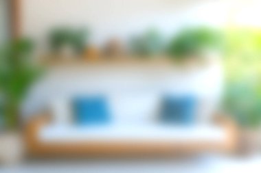 Minimalist bir tasarım, parlak yastıklar ve temiz bir atmosfer için yemyeşil bitkiler içeren oturma odası. Konforu ve tarzı desteklemek için mükemmel..