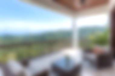 Güzel, modern bir balkon alanı. Huzurlu bir deniz manzarası sunuyor. Rahatlamak ve rahatlamak için mükemmel..