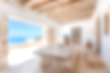 Zarif bir minimalist dekor, parlak doğal ışık ve dingin okyanus manzaraları sergilenen çarpıcı bir kıyı manzarası, bir tatil inzivasında rahatlama ve sükunet için mükemmel..