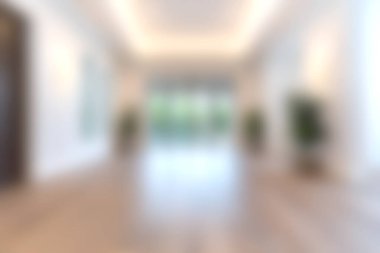 Parlak ve ferah modern bir iç mekan temiz çizgiler ve doğal ışık sergiliyor. Bu boş alan, ilham vermek için mükemmel dekorasyon ve yeşillik içerir..