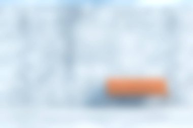 Turuncu aksanlı yumuşak bulanık bir efekt içeren canlı ve soyut bir arka plan. Yaratıcı projeler, tasarım ve sanatsal kullanım için ideal.