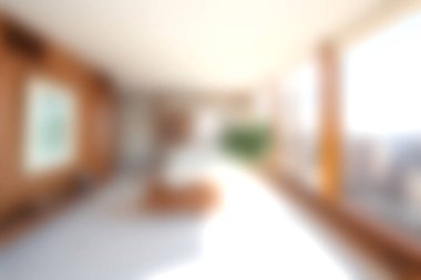 Çok güzel tasarlanmış bir iç mekan. Parlak ve ferah bir oda. Bol doğal ışık var. Minimalist stil rahatlık ve zarafeti vurguluyor, rahat bir atmosfer yaratıyor..