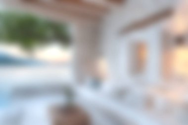 Zarif mobilyaların ve çarpıcı günbatımı manzaralarının olduğu sakin bir açık hava yaşam ortamı. Rahatlamak ve doğanın güzelliğinin tadını çıkarmak için mükemmel..