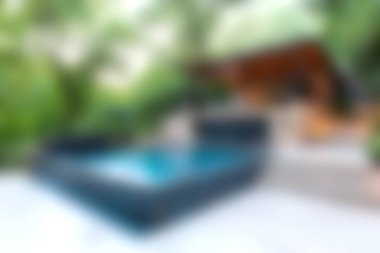 Serin bir bahçeye kurulmuş bu sakin açık havuz ile sükuneti tecrübe edin, rahatlama, rahatlama ve yaz kaçışları için mükemmel. İyilik için gerçek bir geri çekilme..