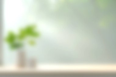 Bu görüntü, yumuşak bir sabah ışığını yakalar ve yeşil bir bitkiyle basit bir rafa süzerek pencereden süzülür. Huzurlu ortam her yer için davetkar bir ortam yaratır..