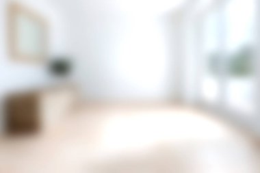 Doğal ışık ve nötr tonlara sahip minimalist dizaynlı parlak ve havadar bir iç mekan, çağdaş dekor ve zarafeti sergilemek için mükemmel..