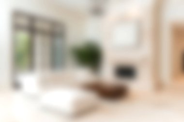 Yumuşak mobilyaların ve bol doğal ışığın bulunduğu şık ve rahat bir modern minimalist oturma odası. Konfor ve zarafetin mükemmel bir karışımı..