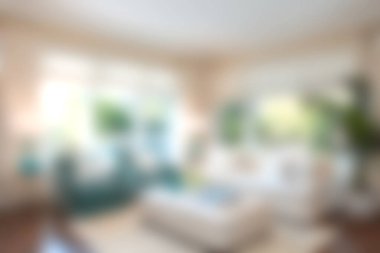 İçtenlik ve zarafet saçan rahat bir oturma odası keşfedin. Doğal ışık, şık mobilyalar ve rahatlamak için mükemmel bir ortam..