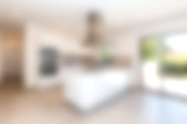 Parlak ve açık bir düzeni, şık tasarım unsurları ve cazip bir ambiyansı olan modern bir mutfak iç mimarisi. Çağdaş yaşamı göstermek için mükemmel..