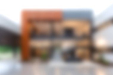 Modern mimari tasarımı gözler önüne seren çarpıcı bir bina. Zarif açık hava özellikleri ışıklandırmayı ve şık peyzajı davet ediyor..