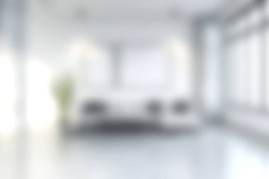 Parlak beyaz dekor, büyük pencereler ve yemyeşil bir bitkinin bulunduğu şık bir minimalist oturma odası. Modern iç tasarımı sergilemek için mükemmel..