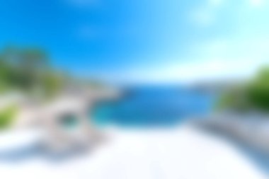 Göz kamaştırıcı bir deniz manzarası parlak mavi sular ve sakin bir açık hava salonu. Tatil ve gevşeme görüntüleri için ideal, yaz atmosferini çağrıştırıyor..