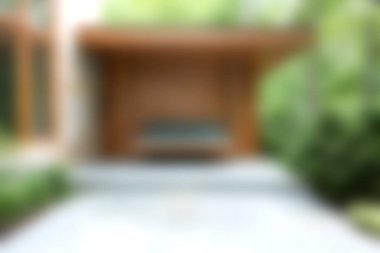 Bereketli yeşilliklerle çevrili, sakin bir ortamda rahatlamak ve ilham vermek için mükemmel modern mimariyi sergileyen sakin bir açık hava inzivası..