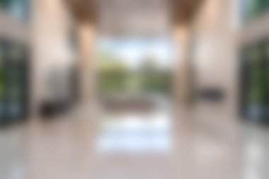 Doğal ışığın bol olduğu zarif bir tasarımı olan modern bir iç mekan. Minimalist estetik rahatlama ve rahatlama için ideal sakin bir atmosfer yaratır..