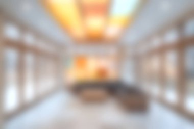 Doğal ışık ve şık mobilyalarla dolu modern bir oturma odası keşfedin. Rahat ve rahatlatıcı bir ortam yaratın..