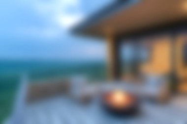 Sıcak balkonda bir ateş çukuru var, alacakaranlıkta rahatlamak için mükemmel, doğanın güzel manzaralı sakin bir kaçışı sunuyor. Açık hava toplantıları için ideal..