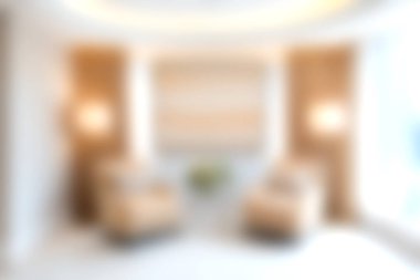 Rahatlık ve rahatlık için tasarlanmış huzurlu ve davetkar bir oturma odasının tadını çıkarın. Yumuşak renkler ve zarif mobilyalar rahat bir atmosfer yaratır..