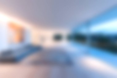 Bu modern oturma odası parlak doğal ışık ve geniş bir yerleşim alanına sahip. Açık konsept tasarım zarif mobilyalar ve çarpıcı dış görünüş içerir.