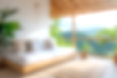 Büyüleyici dağ manzaralı, geniş pencereli, rahat, modern bir oturma odası. Doğal ışık boşluğu doldurur, davetkar ve huzurlu atmosferini arttırır..