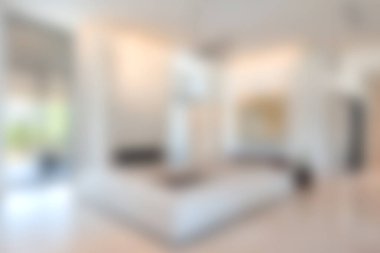 Parlak doğal ışığın, rahat mobilyaların ve zarif dekorun olduğu modern bir oturma odası keşfedin. Bu iç mekan, çağdaş konfor ve tarzın özünü yakalar..