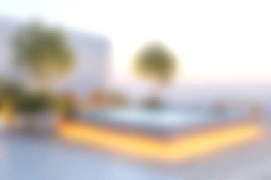 Bereketli yeşilliklerle çevrili, rahatlamak için mükemmel modern bir havuzu olan çarpıcı bir açık alan. Gün batımında yakalanan bu sakin yer huzur ve güzellik saçıyor..